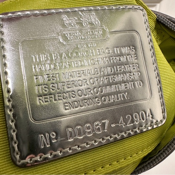 Coach Madison Op Art Wristlet Graphite Green Signature Jacquard NWT - Picture 8 of 8